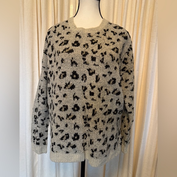 Workshop Republic Clothing Cozy Leopard Print Sweater – Size L - Picture 1 of 6